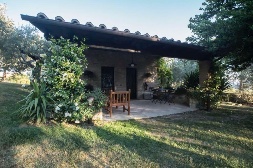 Dimora Borgogni: Country House Perugia Bagian luar foto